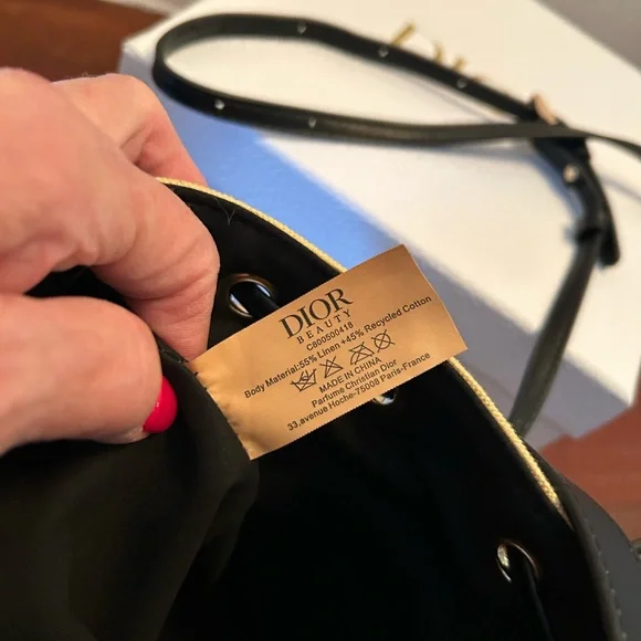 New Christian Dior Beauty Mini Bucket Bag - Picture 10 of 14